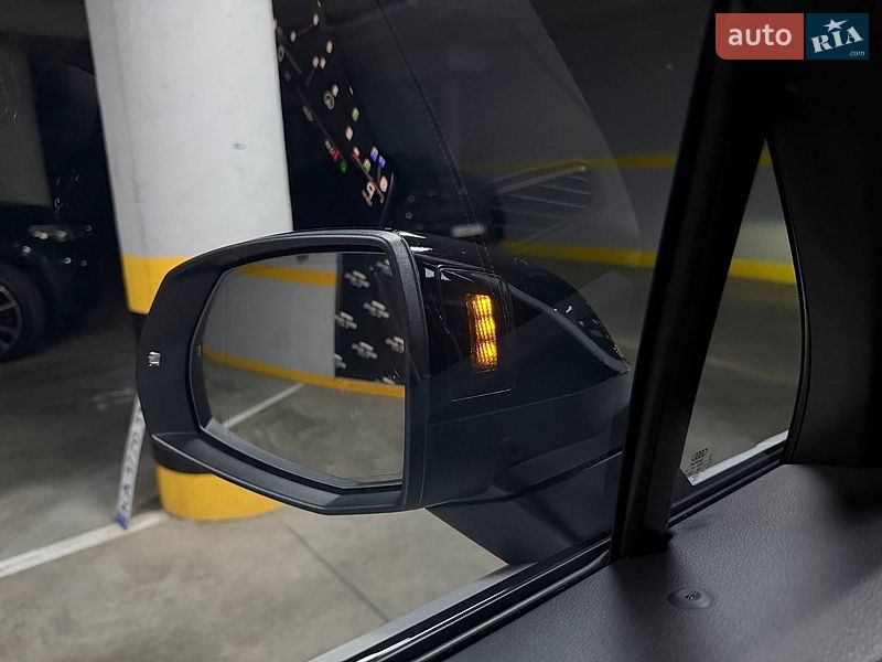 Внедорожник / Кроссовер Audi SQ7 2024 в Киеве
