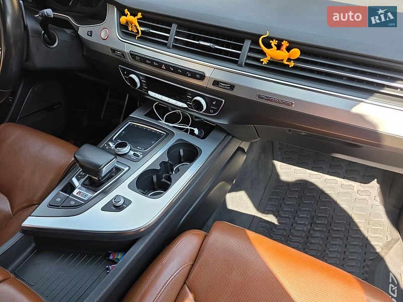 Позашляховик / Кросовер Audi SQ7 2018 в Нововолинську