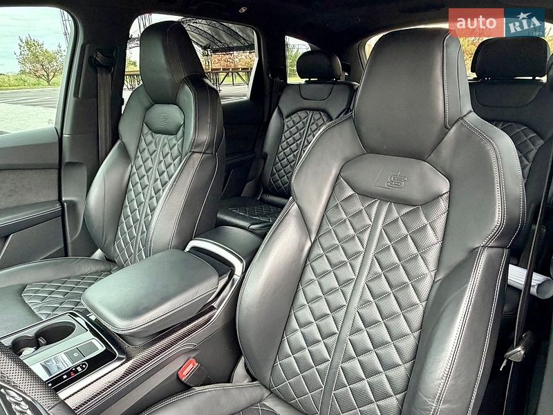 Позашляховик / Кросовер Audi SQ7 2021 в Рівному