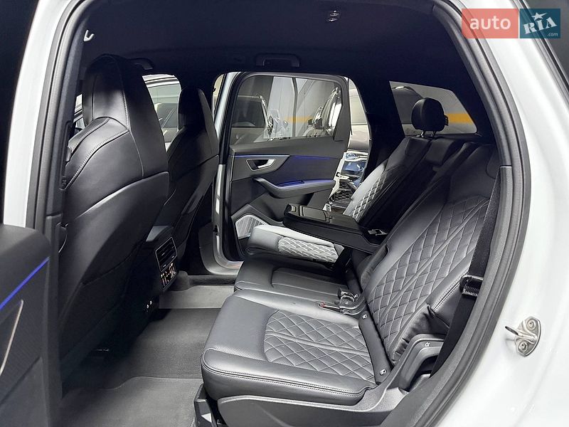 Внедорожник / Кроссовер Audi SQ7 2024 в Киеве