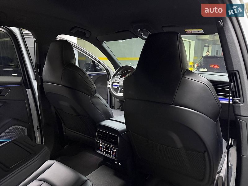 Внедорожник / Кроссовер Audi SQ7 2024 в Киеве