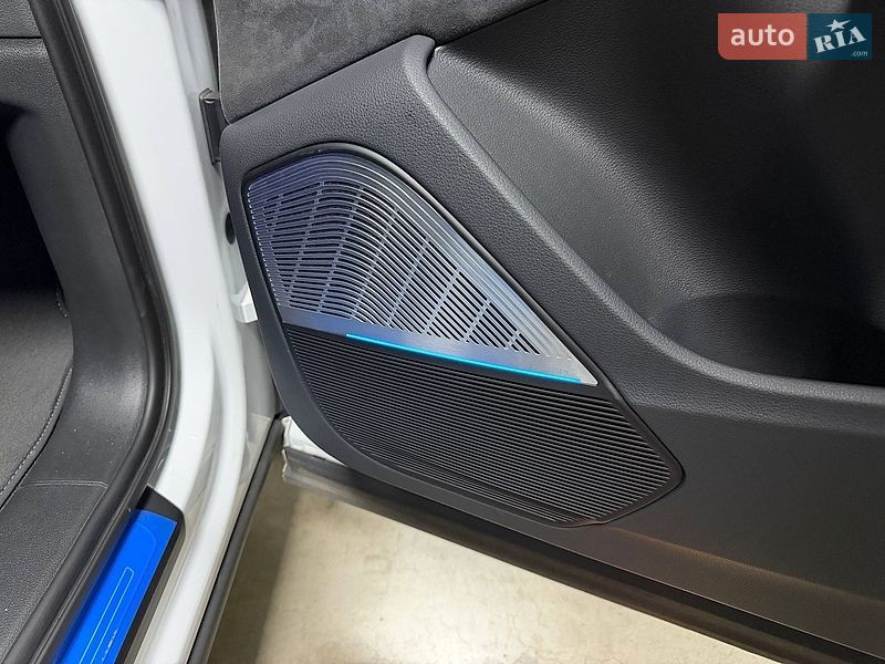 Внедорожник / Кроссовер Audi SQ7 2024 в Киеве