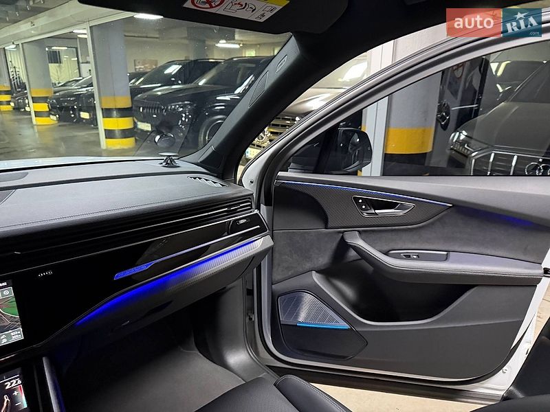 Внедорожник / Кроссовер Audi SQ7 2024 в Киеве