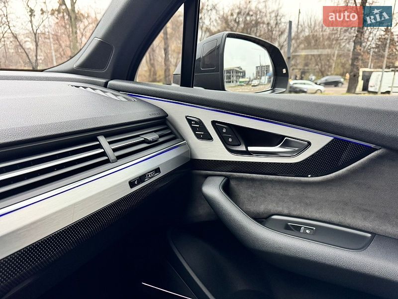 Внедорожник / Кроссовер Audi SQ7 2018 в Львове