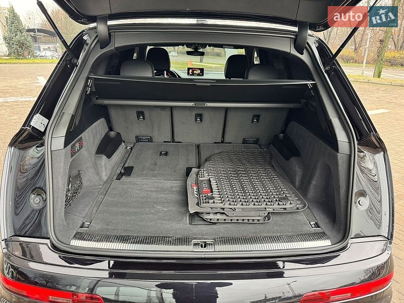 Внедорожник / Кроссовер Audi SQ7 2018 в Львове