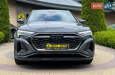 Позашляховик / Кросовер Audi SQ8 e-tron 2023 в 
