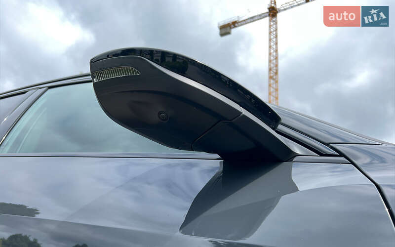 Внедорожник / Кроссовер Audi SQ8 e-tron 2023 в Львове