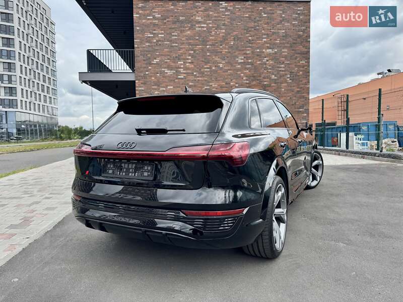 Внедорожник / Кроссовер Audi SQ8 e-tron 2023 в Киеве