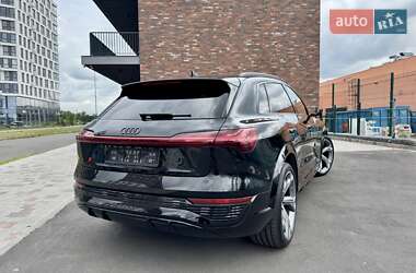 Внедорожник / Кроссовер Audi SQ8 e-tron 2023 в 