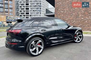 Внедорожник / Кроссовер Audi SQ8 e-tron 2023 в 
