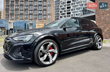 Внедорожник / Кроссовер Audi SQ8 e-tron 2023 в 