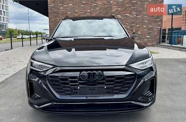 Внедорожник / Кроссовер Audi SQ8 e-tron 2023 в 