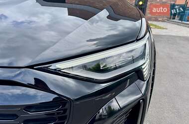 Внедорожник / Кроссовер Audi SQ8 e-tron 2023 в 