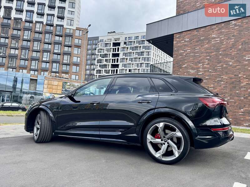 Внедорожник / Кроссовер Audi SQ8 e-tron 2023 в Киеве