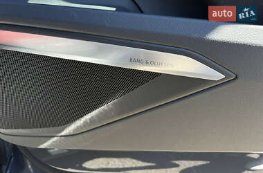 Внедорожник / Кроссовер Audi SQ8 e-tron 2023 в 