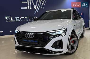 Внедорожник / Кроссовер Audi SQ8 e-tron 2023 в 