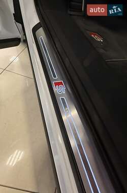 Внедорожник / Кроссовер Audi SQ8 e-tron 2023 в 