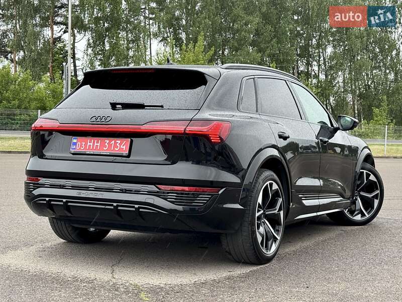 Внедорожник / Кроссовер Audi SQ8 e-tron 2023 в Киеве