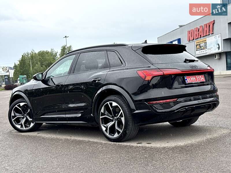 Внедорожник / Кроссовер Audi SQ8 e-tron 2023 в Киеве