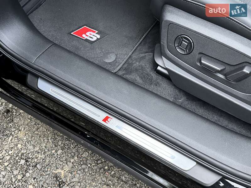 Внедорожник / Кроссовер Audi SQ8 e-tron 2023 в Киеве