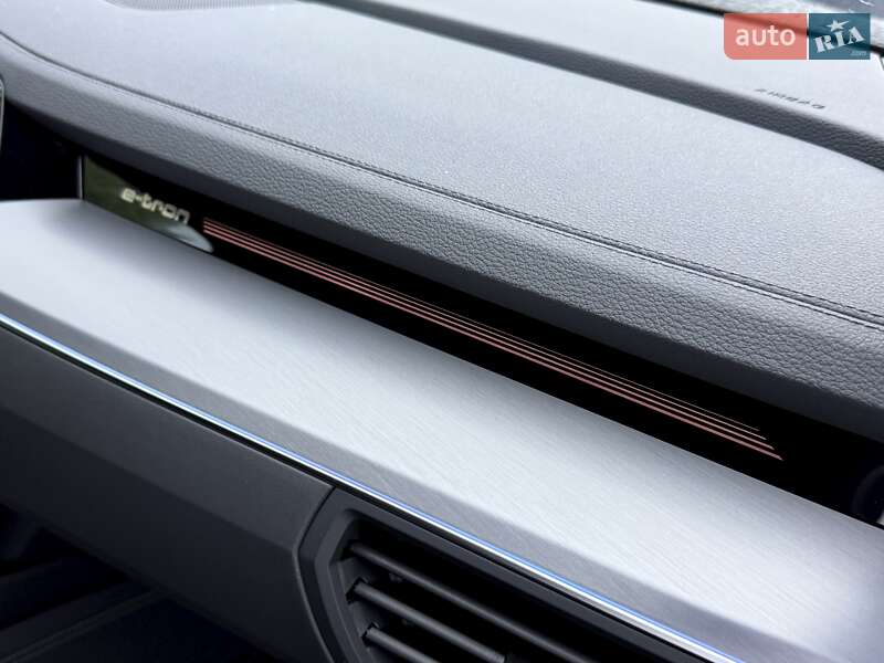 Внедорожник / Кроссовер Audi SQ8 e-tron 2023 в Киеве