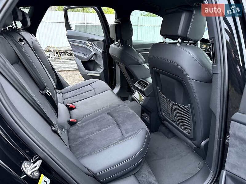 Внедорожник / Кроссовер Audi SQ8 e-tron 2023 в Киеве