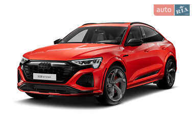 Позашляховик / Кросовер Audi SQ8 e-tron 2023 в 