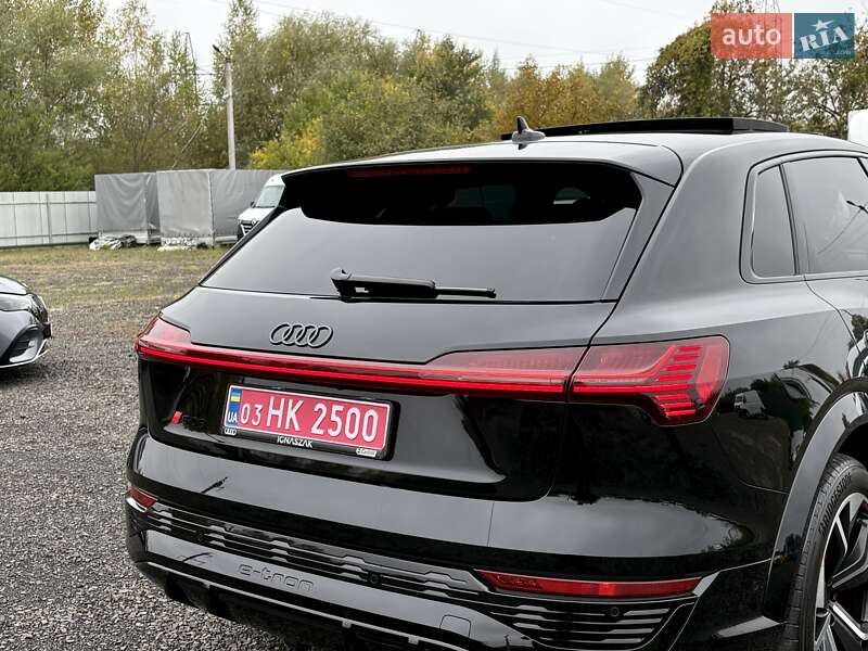 Позашляховик / Кросовер Audi SQ8 e-tron 2024 в Ковелі