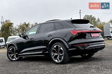 Внедорожник / Кроссовер Audi SQ8 e-tron 2024 в 