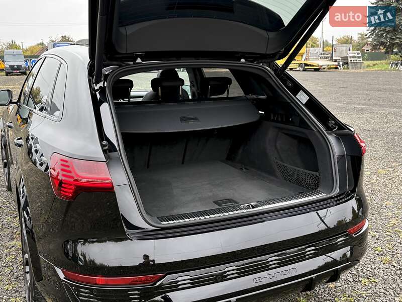 Позашляховик / Кросовер Audi SQ8 e-tron 2024 в Ковелі