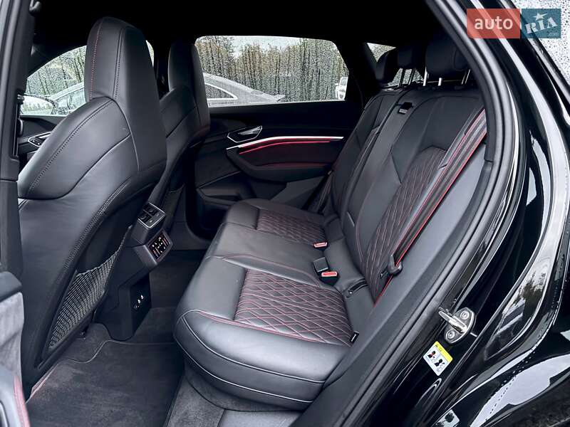 Позашляховик / Кросовер Audi SQ8 e-tron 2024 в Ковелі