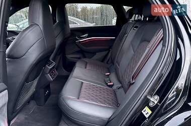 Внедорожник / Кроссовер Audi SQ8 e-tron 2024 в 