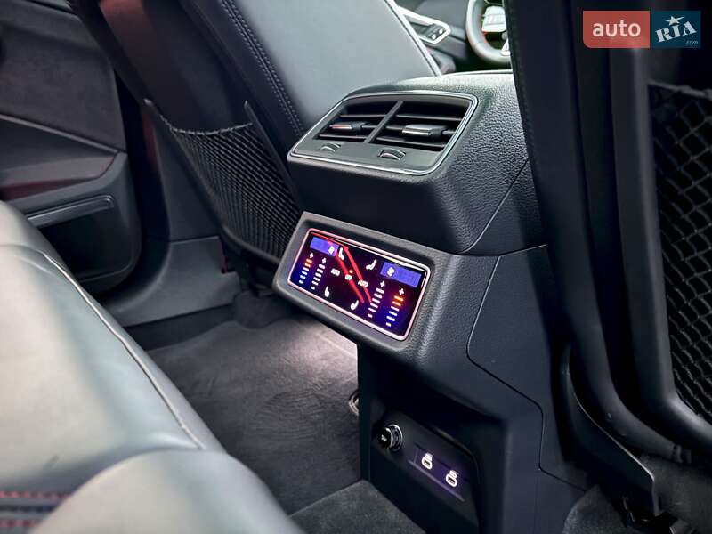 Позашляховик / Кросовер Audi SQ8 e-tron 2024 в Ковелі
