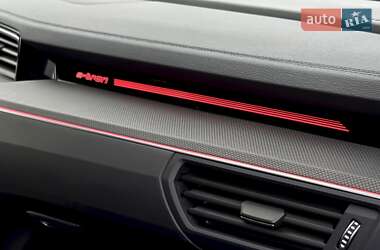 Внедорожник / Кроссовер Audi SQ8 e-tron 2024 в 