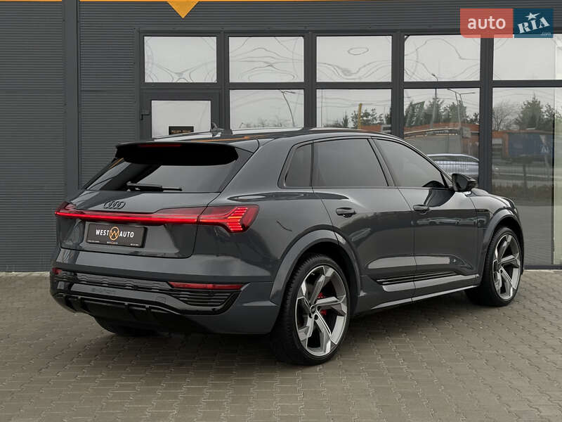 Внедорожник / Кроссовер Audi SQ8 e-tron 2023 в Мукачево