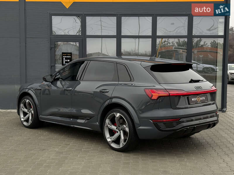 Внедорожник / Кроссовер Audi SQ8 e-tron 2023 в Мукачево