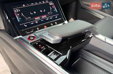 Внедорожник / Кроссовер Audi SQ8 Sportback e-tron 2023 в 