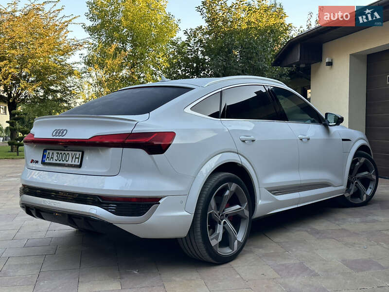 Позашляховик / Кросовер Audi SQ8 Sportback e-tron 2023 в Києві