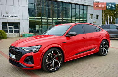 Позашляховик / Кросовер Audi SQ8 Sportback e-tron 2023 в Києві