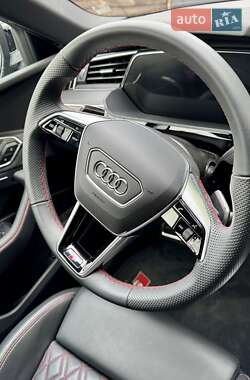 Внедорожник / Кроссовер Audi SQ8 Sportback e-tron 2024 в  фото 28 Внедорожник / Кроссовер Audi SQ8 Sportback e-tron 2024 в