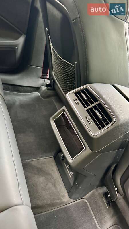 Внедорожник / Кроссовер Audi SQ8 Sportback e-tron 2024 в Киеве