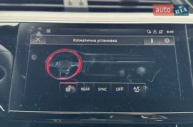 Внедорожник / Кроссовер Audi SQ8 Sportback e-tron 2024 в  фото 46 Внедорожник / Кроссовер Audi SQ8 Sportback e-tron 2024 в