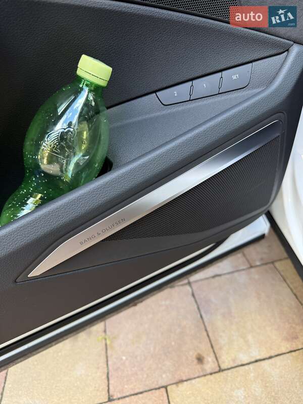 Позашляховик / Кросовер Audi SQ8 Sportback e-tron 2023 в Києві