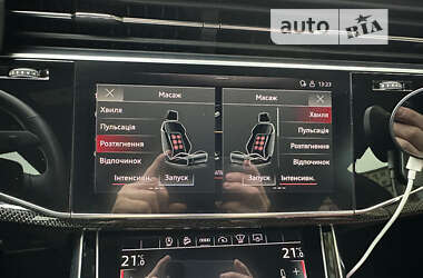 Позашляховик / Кросовер Audi SQ8 2020 в Вишневому