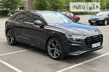 Позашляховик / Кросовер Audi SQ8 2020 в Вишневому