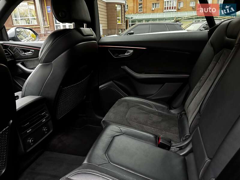 Внедорожник / Кроссовер Audi SQ8 2020 в Киеве