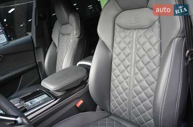 Позашляховик / Кросовер Audi SQ8 2024 в 