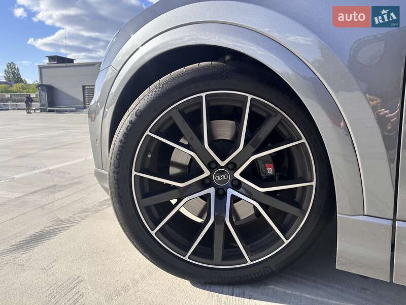 Внедорожник / Кроссовер Audi SQ8 2020 в Киеве