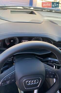 Внедорожник / Кроссовер Audi SQ8 2024 в 