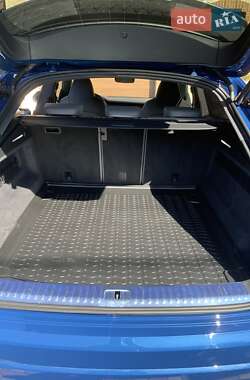 Внедорожник / Кроссовер Audi SQ8 2024 в 